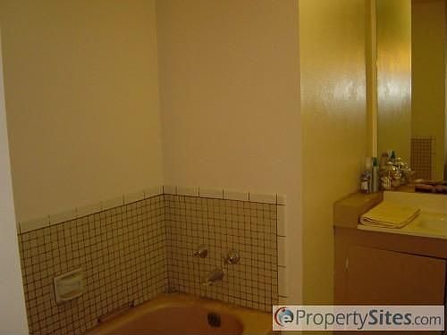 5th image of 5729 W Clarendon Ave