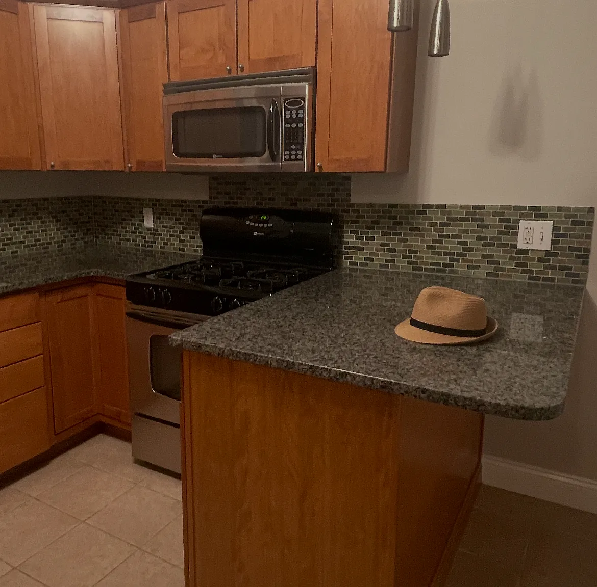 4 bed, 2000 sqft, $7,600 — Photo 3