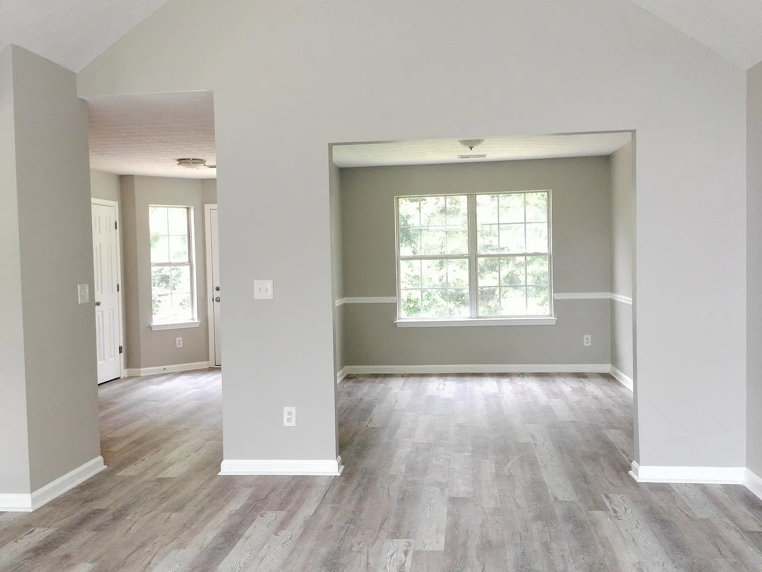 4 bed, 2200 sqft, $2,450 — Photo 3