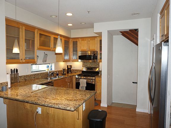 Full Amenity Kitchen w/ Ample Cabinets and Counter Space