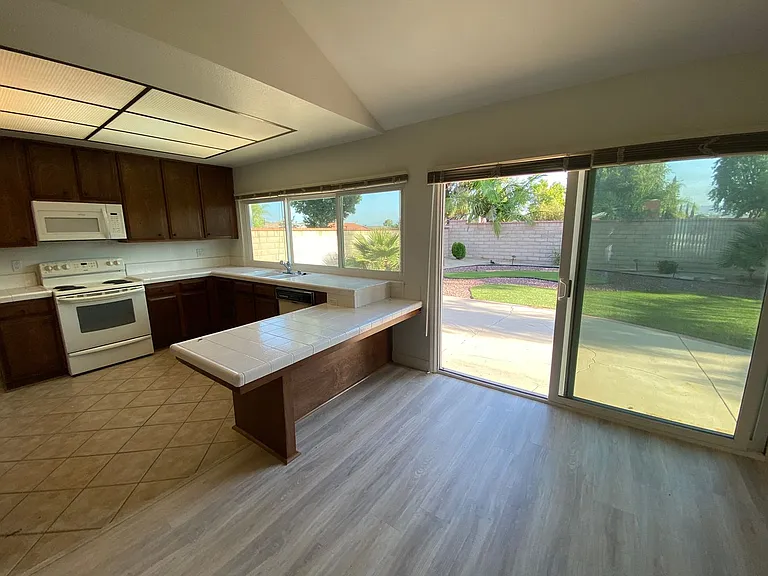 6009 E La Paz Cir — Photo 9