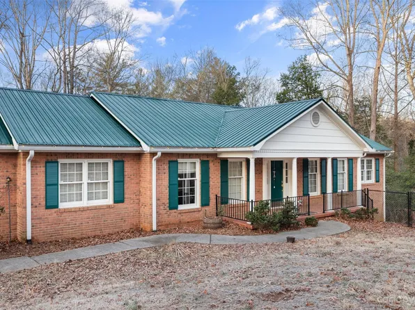 3064 Woodstream Dr, Valdese, NC 28690