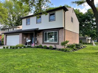 14908 Maplewood Ln, Plymouth, MI 48170