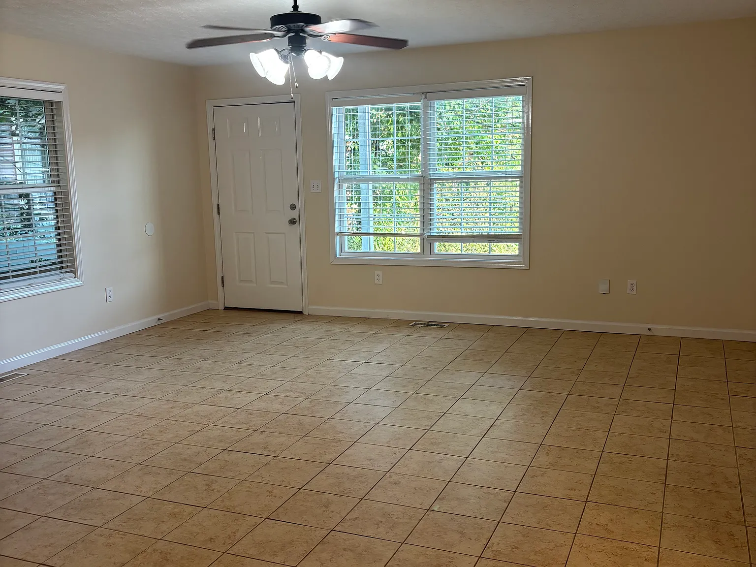 2 bed, 2.5 bath, 1250 sqft, $1,250 — Photo 4
