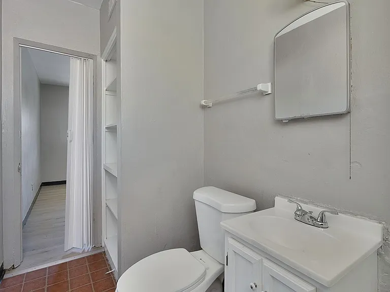 474 E Norwich Ave — Photo 18