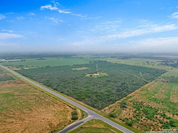 1555 FM 3350, Jourdanton, TX 78026
