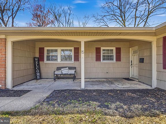 5th image of 15 Club Ridge Ln