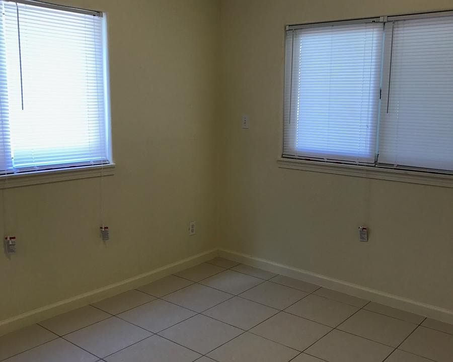 2nd image of 3512 Kilauea Ave #B