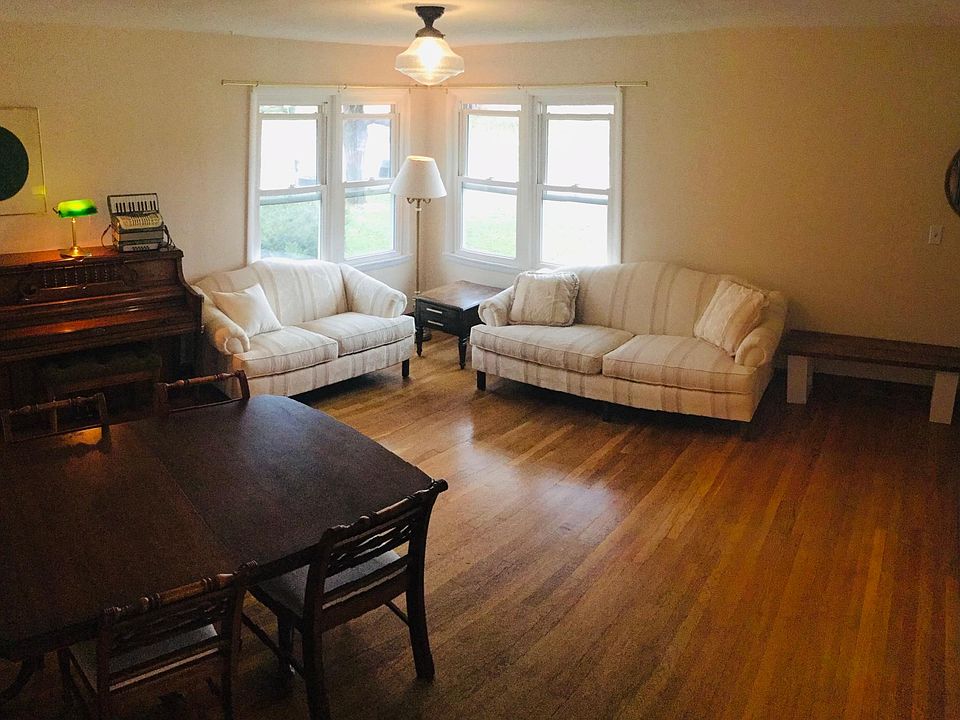 1st image of 825 N Roosevelt Ave #825