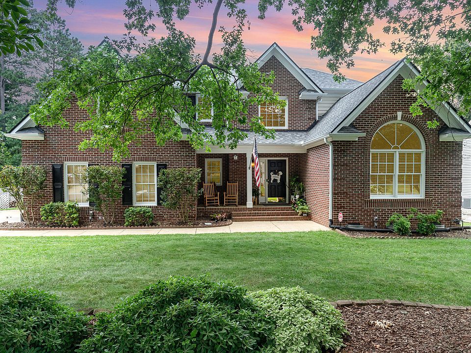 1st image of 102 Forest Edge Dr