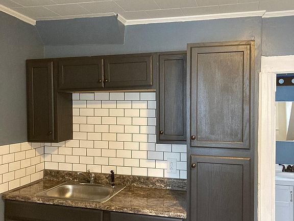 3rd image of 221 Markland Ave #223