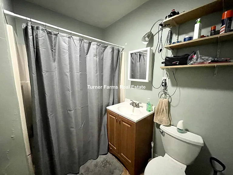 221 Holland St #2R — Photo 14