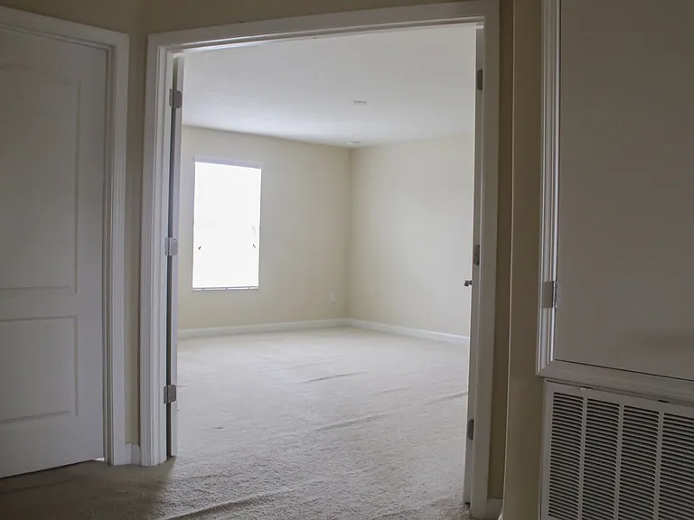 1718 Thetford Cir — Photo 24