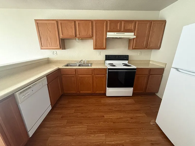 3301 Hereford Ln — Photo 10