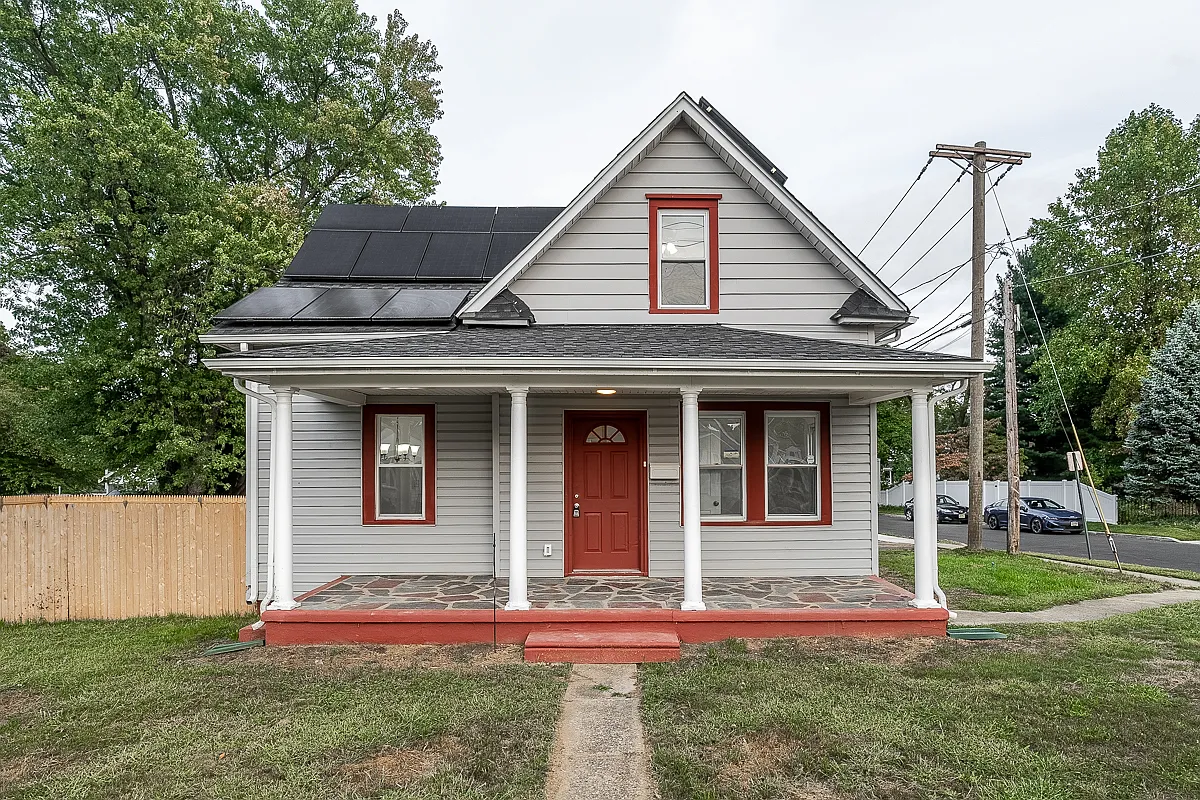 4 bed, 1652 sqft, $2,900 — Photo 1