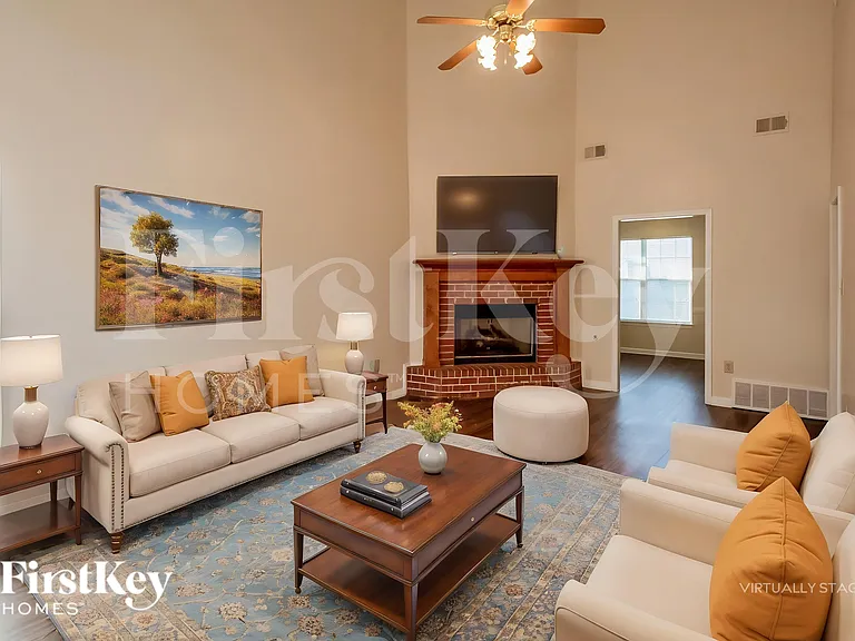 7435 Bridle Cv — Photo 3