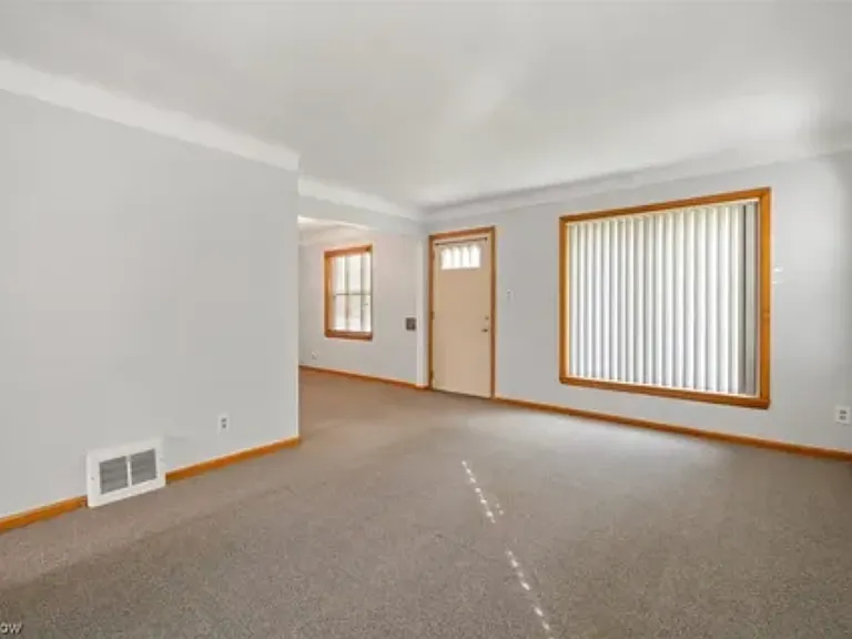 8211 Whittington Dr — Photo 6