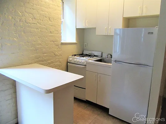 Rented by City Connections Realty | media 26