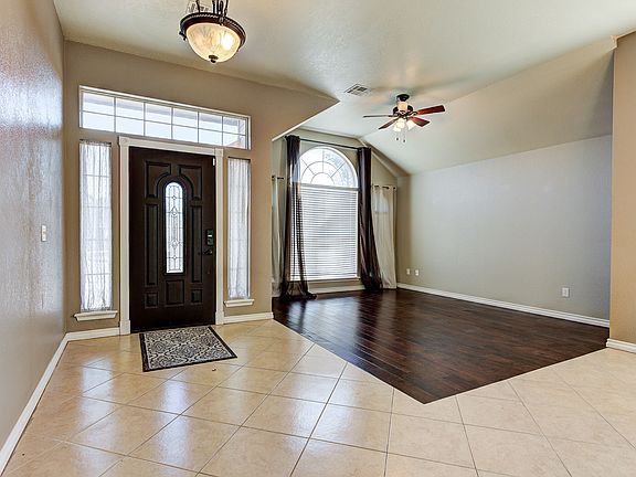 2nd image of 2908 Glasgow Dr