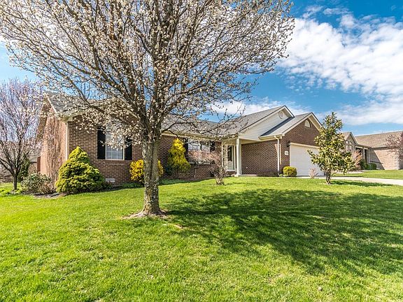 3rd image of 108 Castlewood Dr