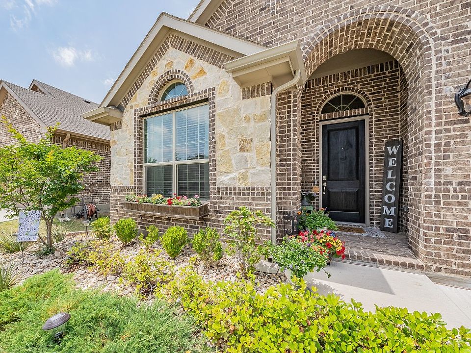 1st image of 257 Mineral Point Dr