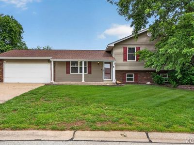 8 Vanguard Dr, Saint Peters, MO, 63376