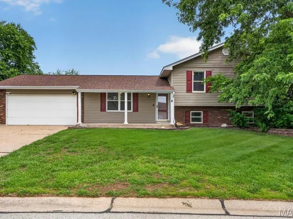 8 Vanguard Dr, Saint Peters, MO 63376
