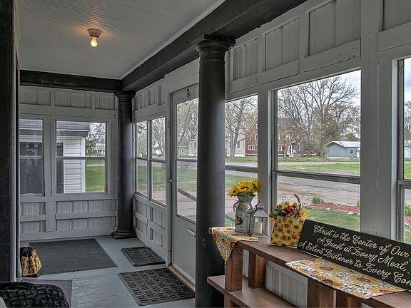 3rd image of 105 N Ciro Ave