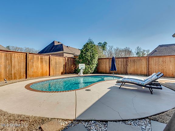 3rd image of 109 W Legacy Dr