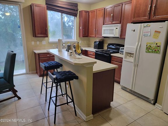 5th image of 2398 SUNSET BLUFF Drive