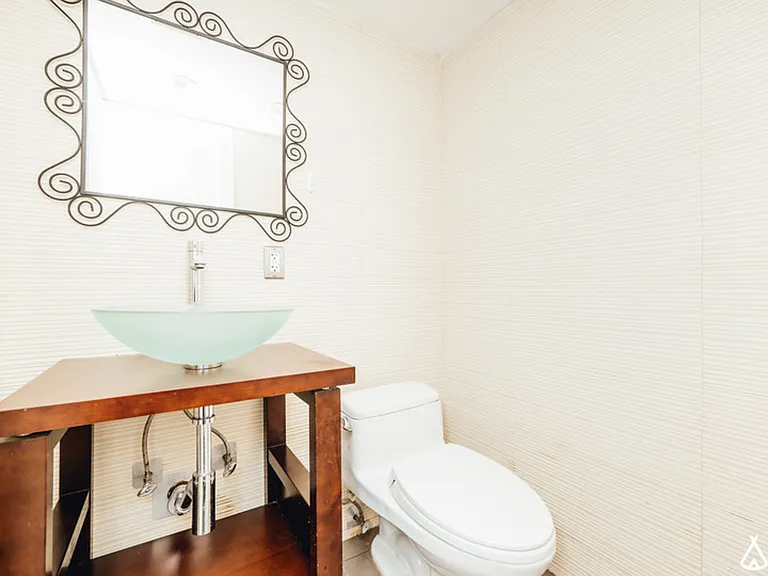 1013 Pacific St #1R — Photo 7