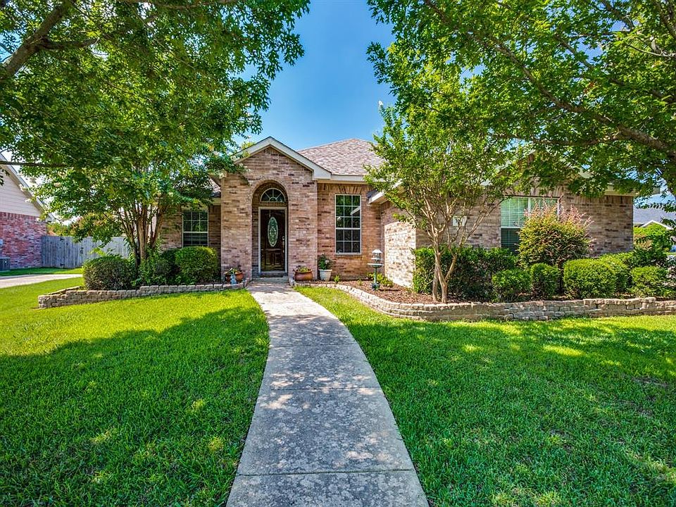 1st image of 102 Forest Creek Ln