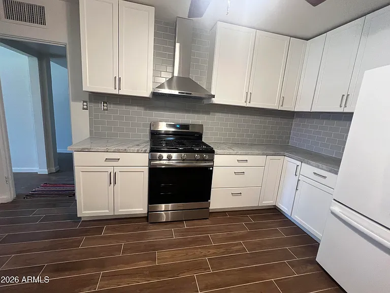 801 W Earll Dr — Photo 15