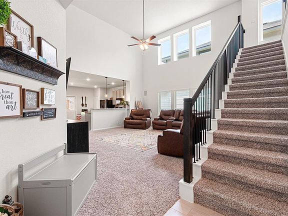 4th image of 5872 Strawflower Ln