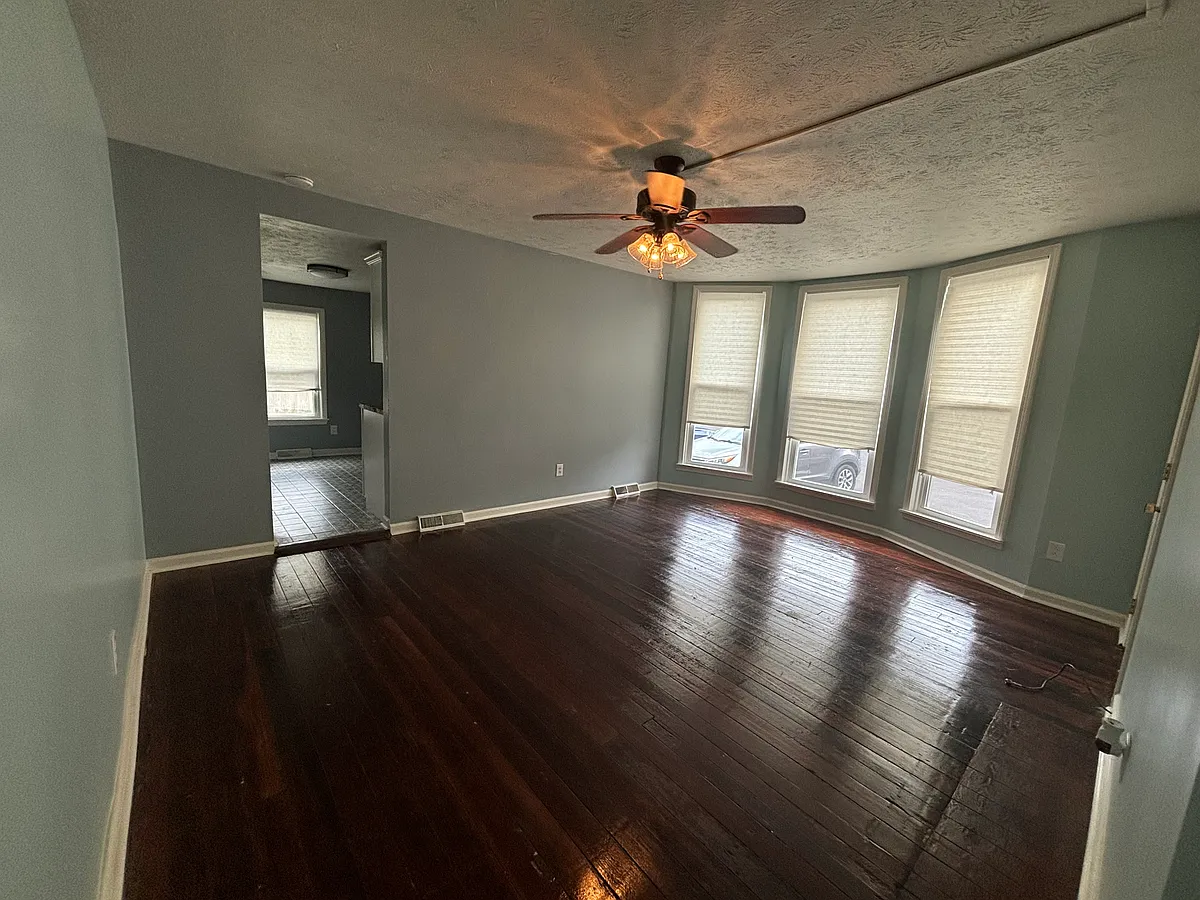 Building Photo - 604 Taylor Ave #2