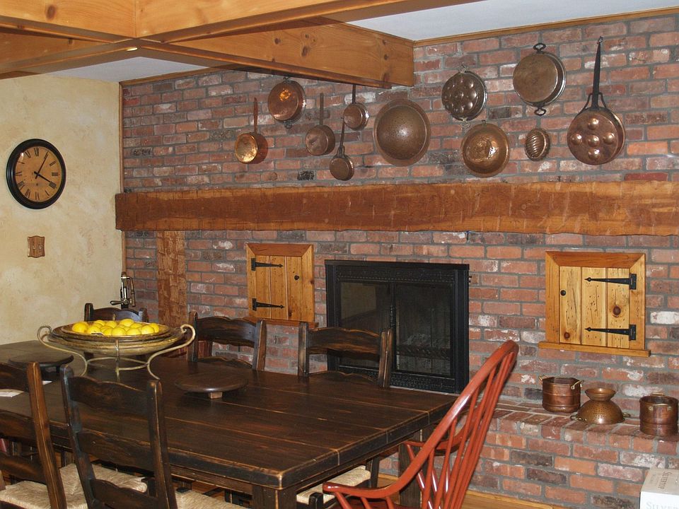 dining room w/ firepace