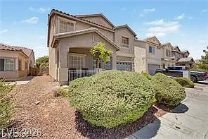 3 bed, 2.5 bath, 2344 sqft, $2,350 — Photo 2