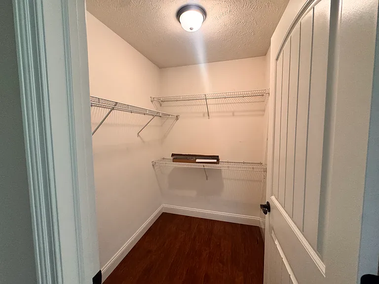 1594 Fruitland Ave — Photo 10