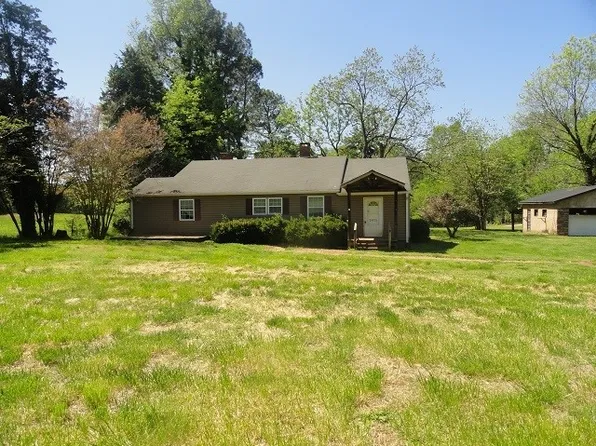 1411 Five Forks Rd, Pendleton, SC 29670