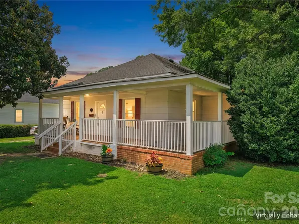 706 S Main St, Clover, SC 29710