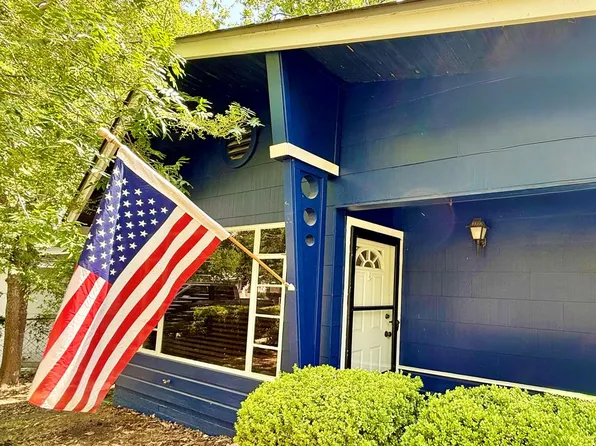 613 Harper St N, Kerrville, TX 78028