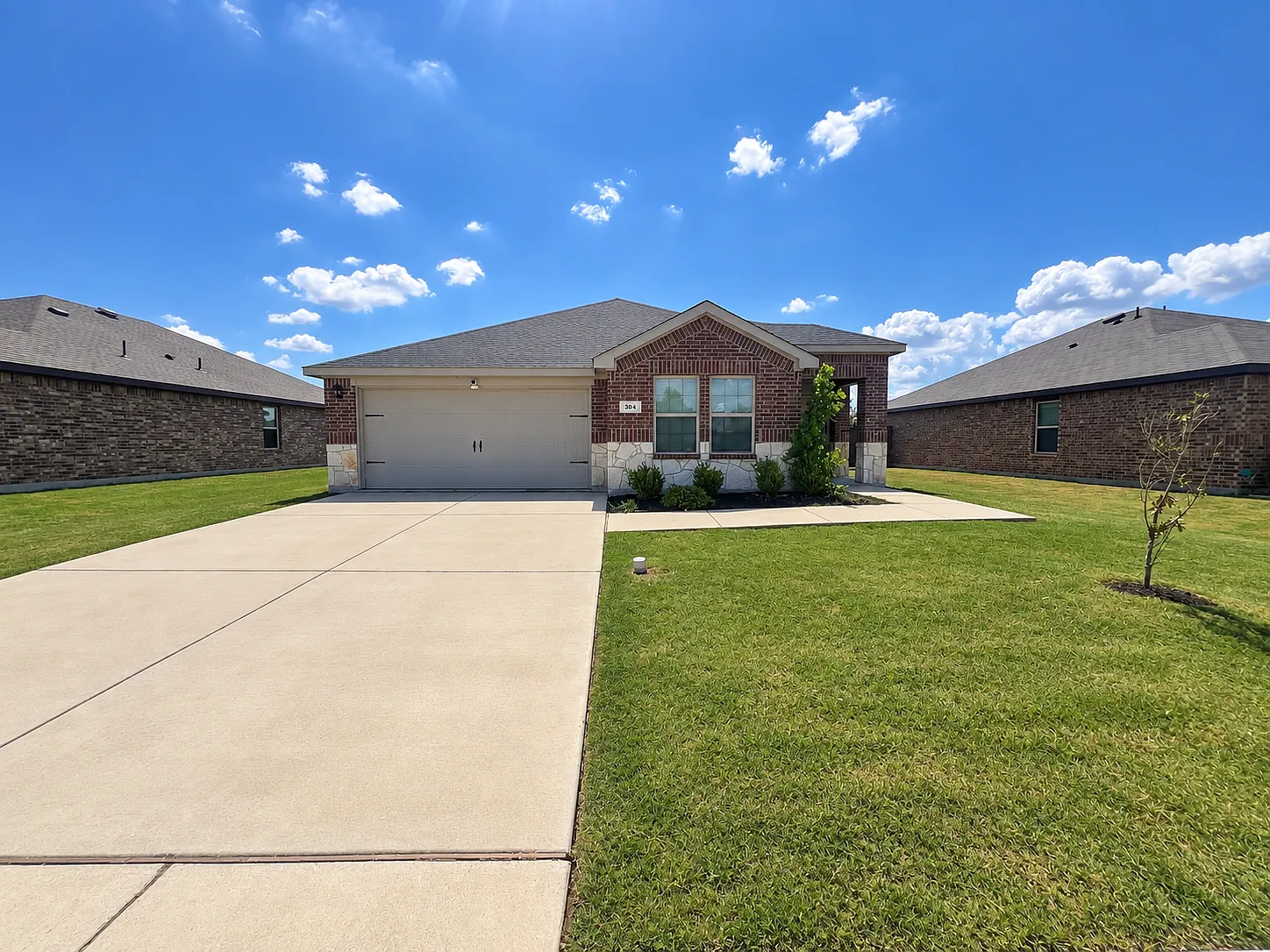 3 bed, 1532 sqft, $2,105 — Photo 1