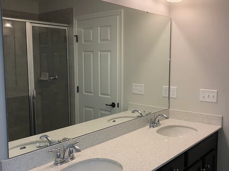 557 Richmond Dr — Photo 15