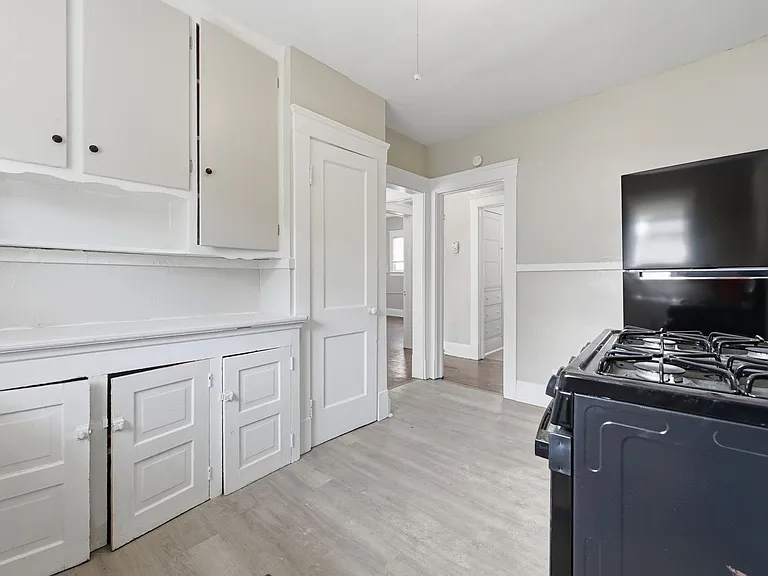 11611 Fairport Avenue — Photo 43