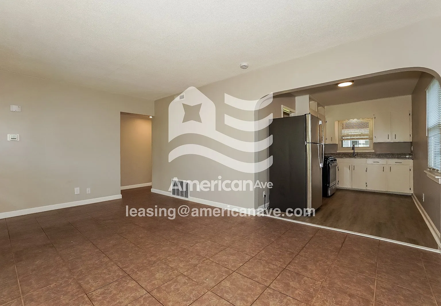 2 bed, 1.0 bath, 832 sqft, $1,172 — Photo 2