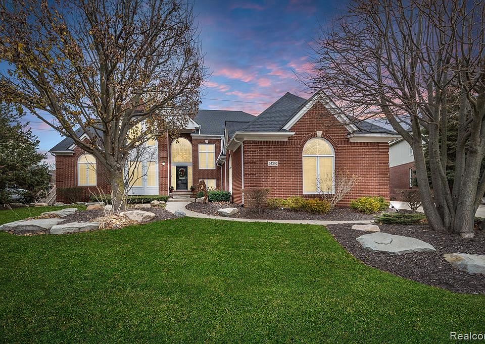 1st image of 54392 Pelican Ln