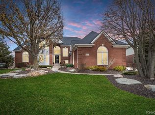 54392 Pelican Ln, Shelby Township, MI 48315
