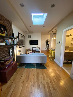 Rented by RENTBK LLC | media 9