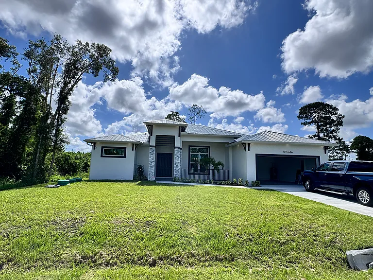 1022 Apple Ave — Photo 3