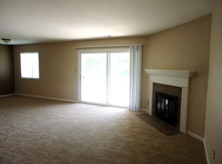 806 Harbourtown Ct APT E, Noblesville, IN